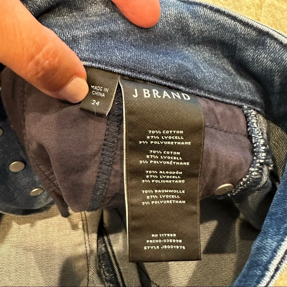 J Brand Natasha Sky Cropped Jeans - Picture 6 of 8